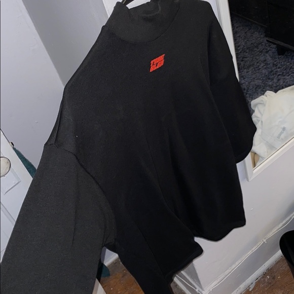 True Religion turtle neck 1/2 sleeve Thick Tee - Picture 3 of 3